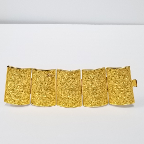 Vintag Super Rare Statement XL Gilt Alhambra Etruscan Pyramid Wide Cuff Bracelet - Picture 14 of 16